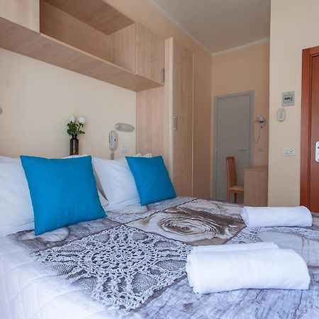 צ'סנטיקו Hotel Giove Dipendenza Hotel Fiamma חדר תמונה