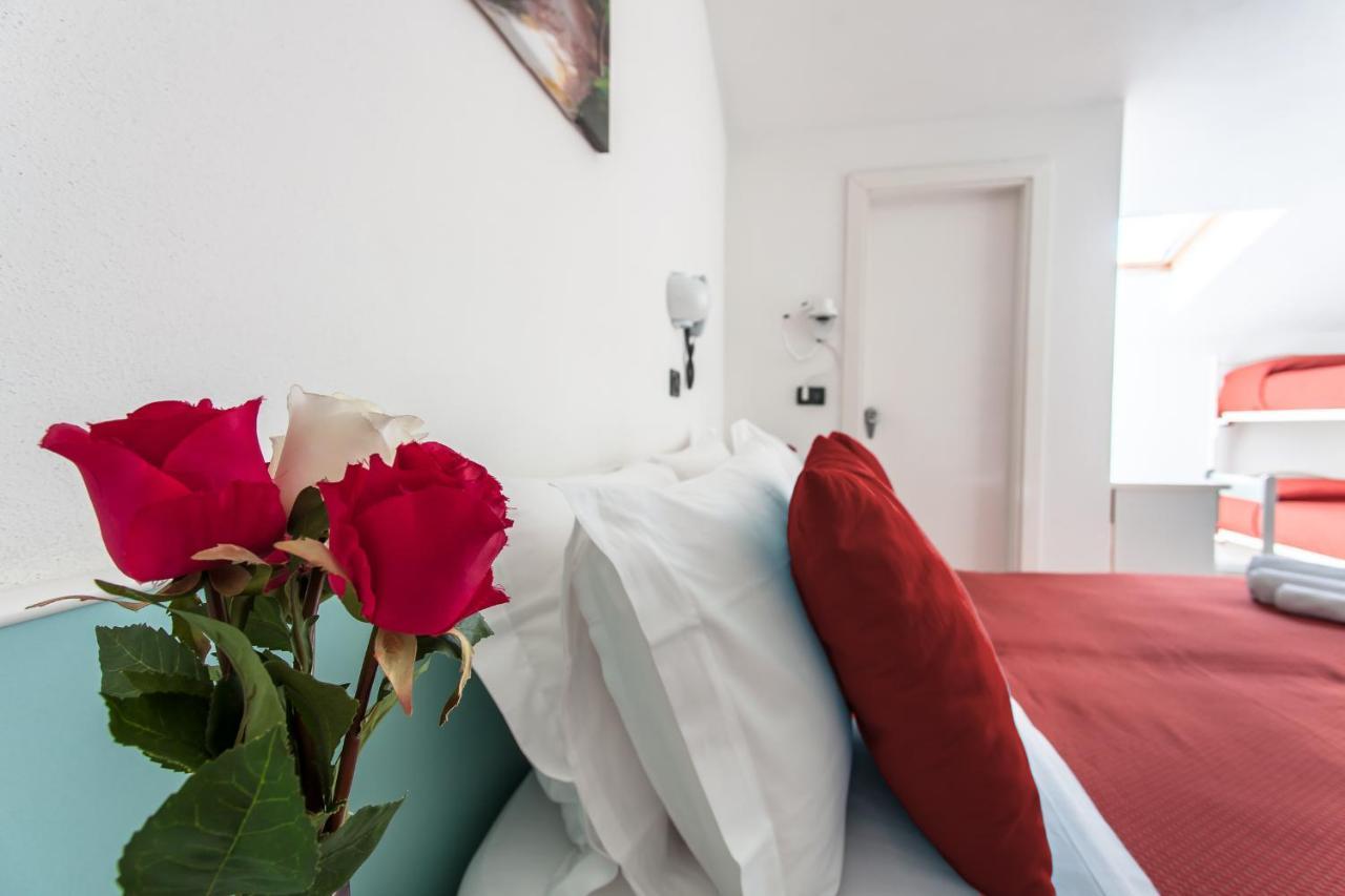 צ'סנטיקו Hotel Giove Dipendenza Hotel Fiamma מראה חיצוני תמונה