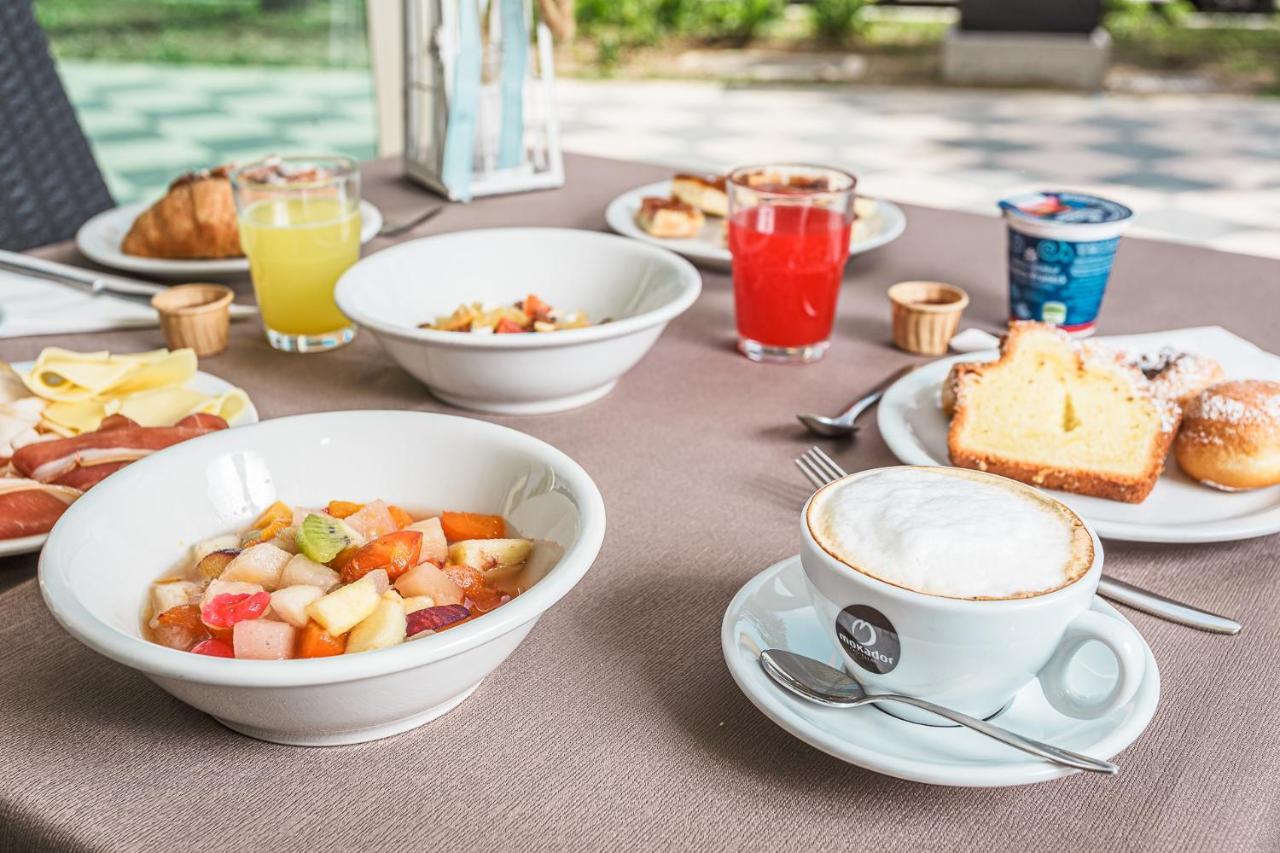 צ'סנטיקו Hotel Giove Dipendenza Hotel Fiamma מראה חיצוני תמונה