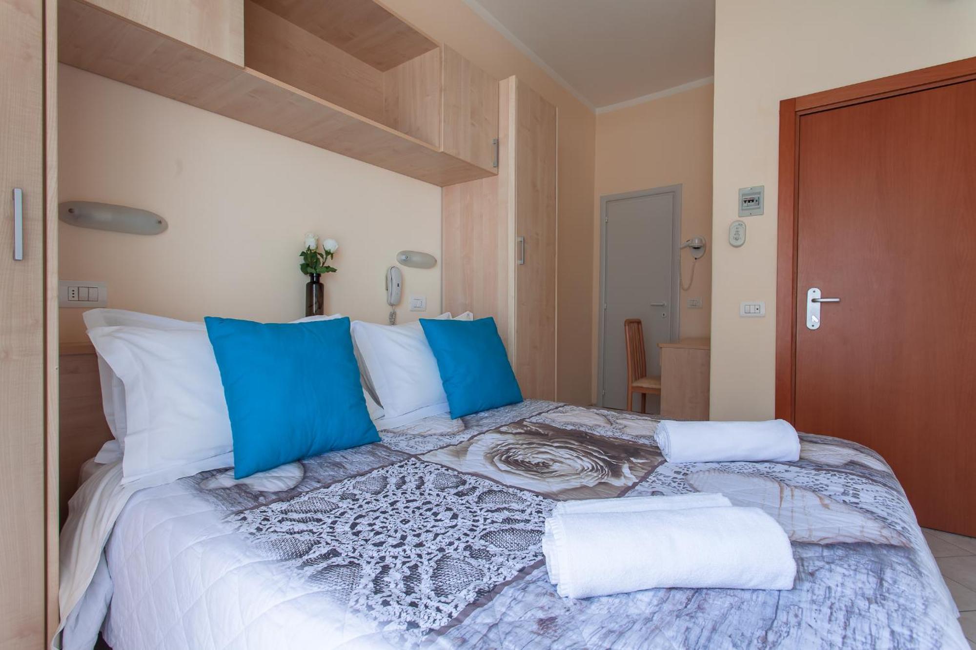 צ'סנטיקו Hotel Giove Dipendenza Hotel Fiamma חדר תמונה