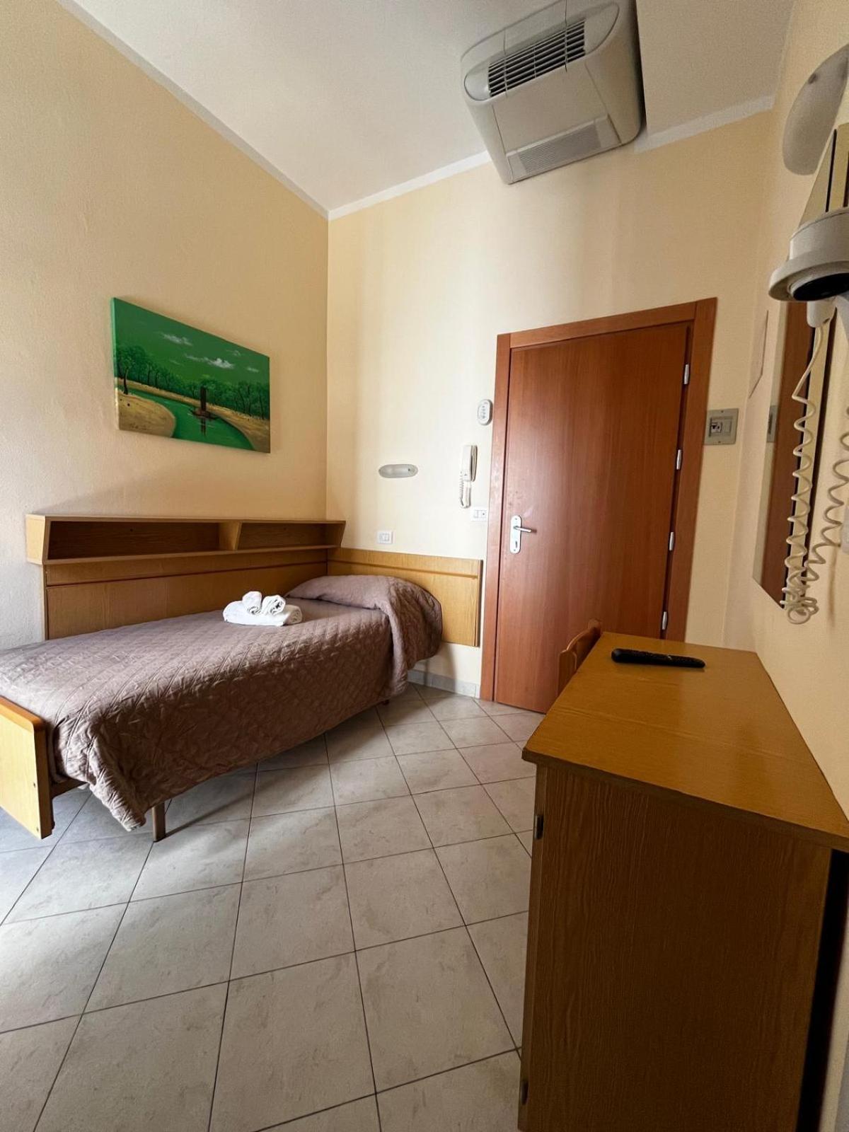 צ'סנטיקו Hotel Giove Dipendenza Hotel Fiamma מראה חיצוני תמונה