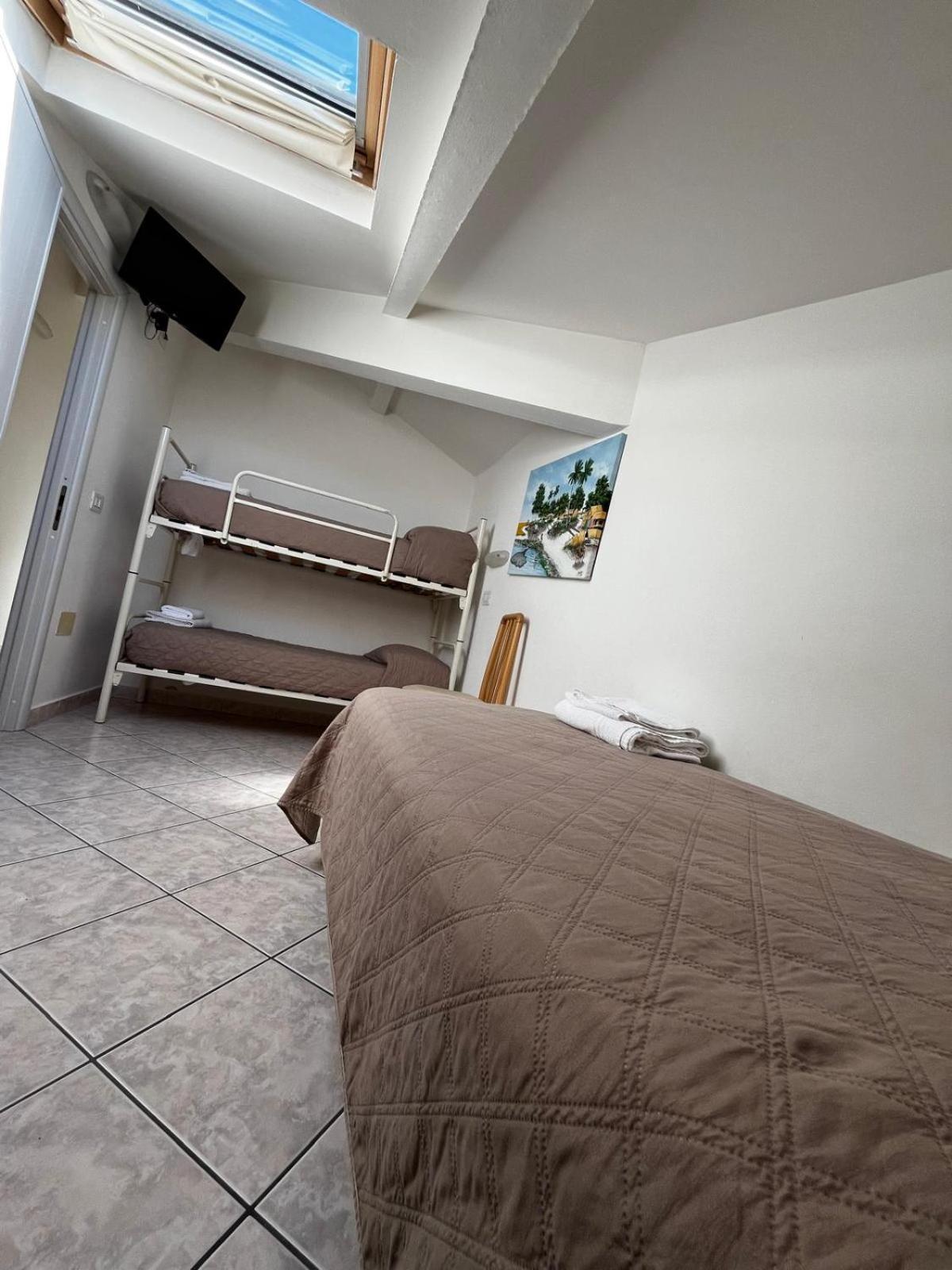 צ'סנטיקו Hotel Giove Dipendenza Hotel Fiamma מראה חיצוני תמונה