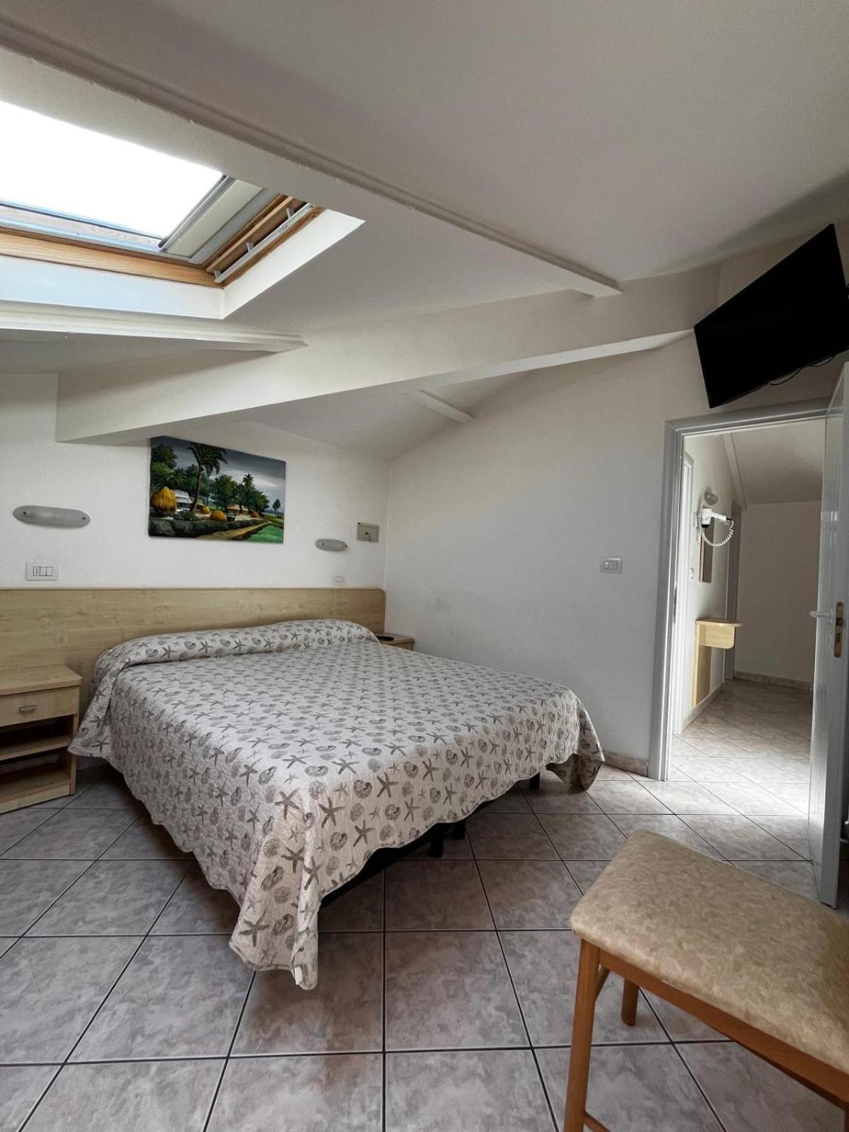 צ'סנטיקו Hotel Giove Dipendenza Hotel Fiamma מראה חיצוני תמונה
