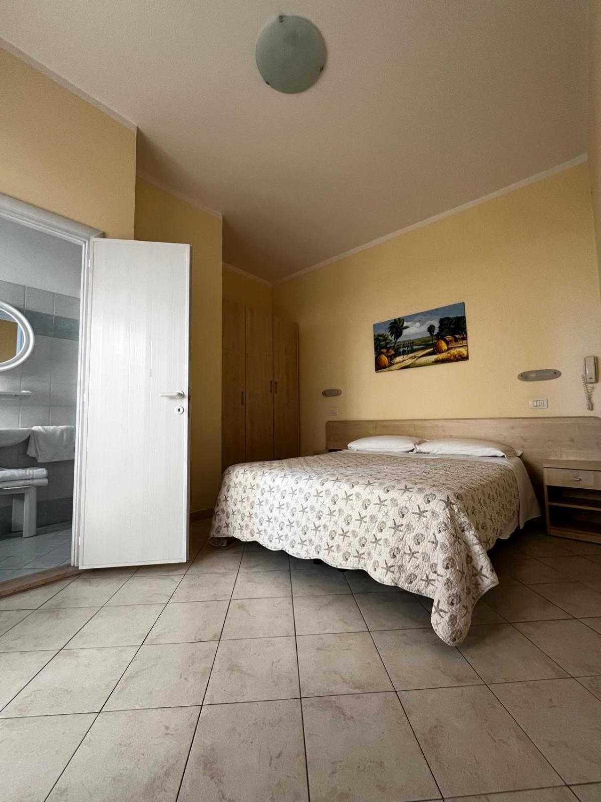 צ'סנטיקו Hotel Giove Dipendenza Hotel Fiamma מראה חיצוני תמונה