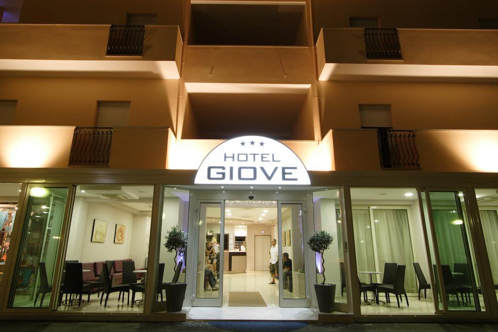 צ'סנטיקו Hotel Giove Dipendenza Hotel Fiamma מראה חיצוני תמונה