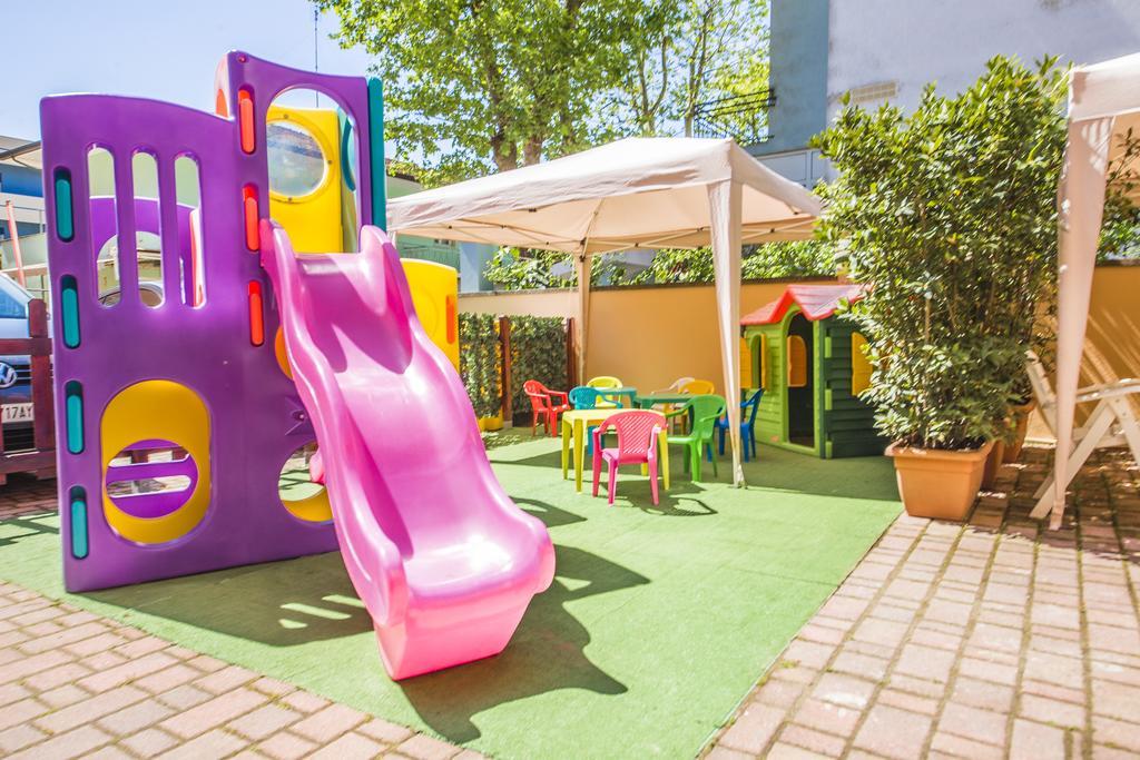צ'סנטיקו Hotel Giove Dipendenza Hotel Fiamma מראה חיצוני תמונה