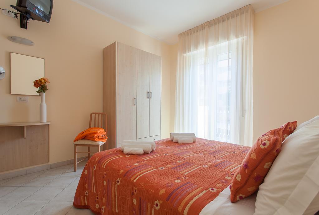 צ'סנטיקו Hotel Giove Dipendenza Hotel Fiamma מראה חיצוני תמונה