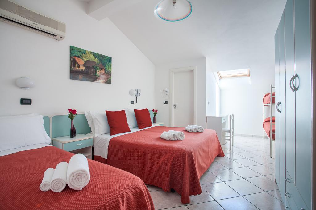 צ'סנטיקו Hotel Giove Dipendenza Hotel Fiamma מראה חיצוני תמונה