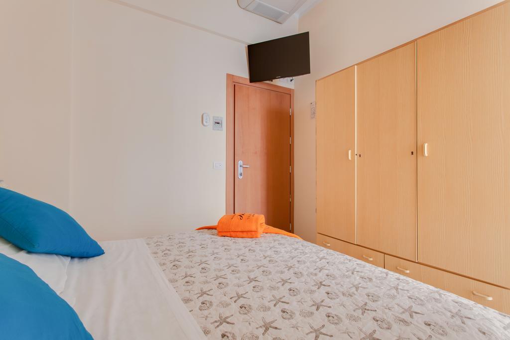 צ'סנטיקו Hotel Giove Dipendenza Hotel Fiamma מראה חיצוני תמונה