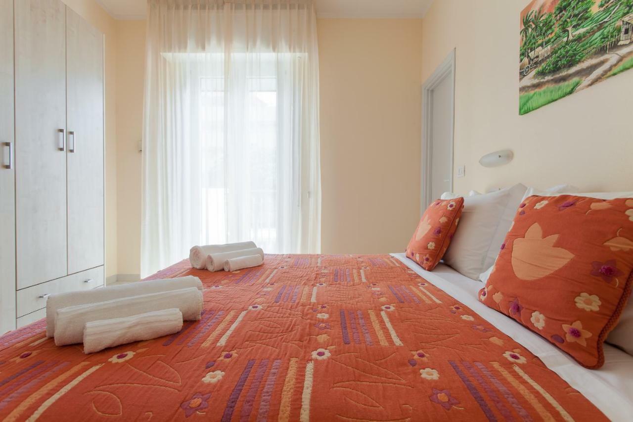 צ'סנטיקו Hotel Giove Dipendenza Hotel Fiamma מראה חיצוני תמונה
