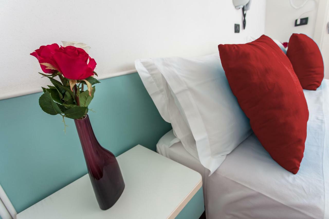 צ'סנטיקו Hotel Giove Dipendenza Hotel Fiamma מראה חיצוני תמונה