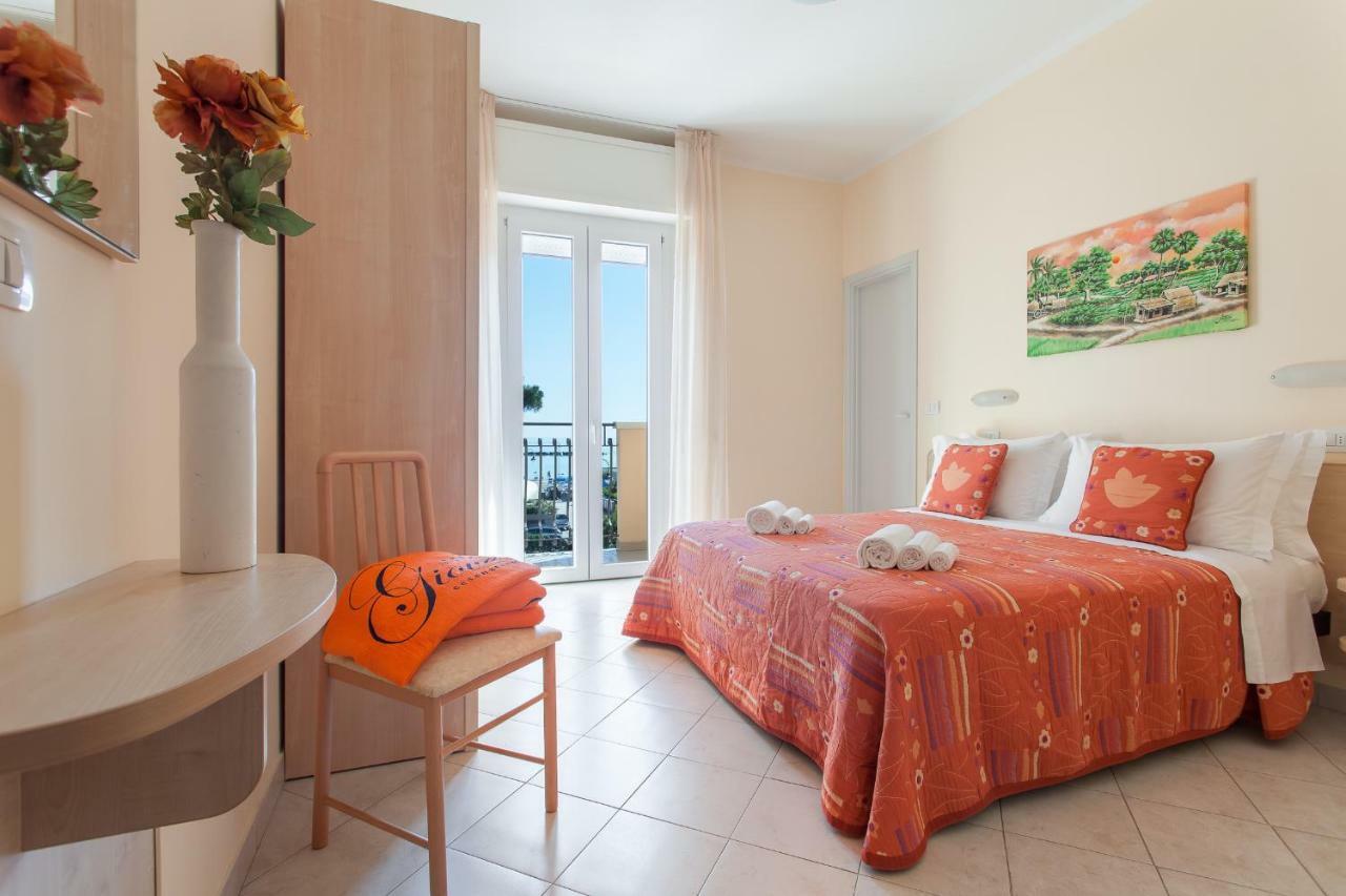 צ'סנטיקו Hotel Giove Dipendenza Hotel Fiamma מראה חיצוני תמונה